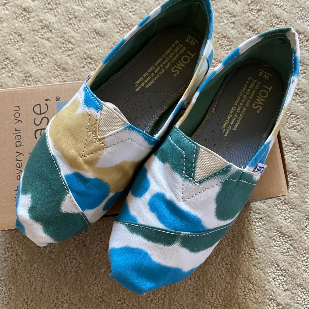 TOMS Classic Green Blue Tie Dye